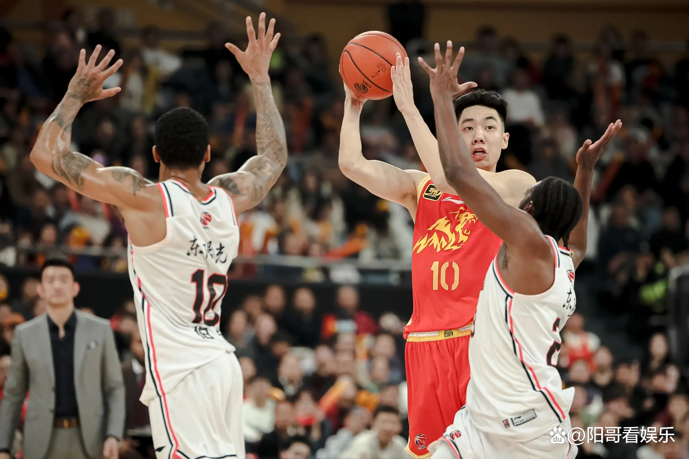 赛场追踪：每一圈背后的风云变幻