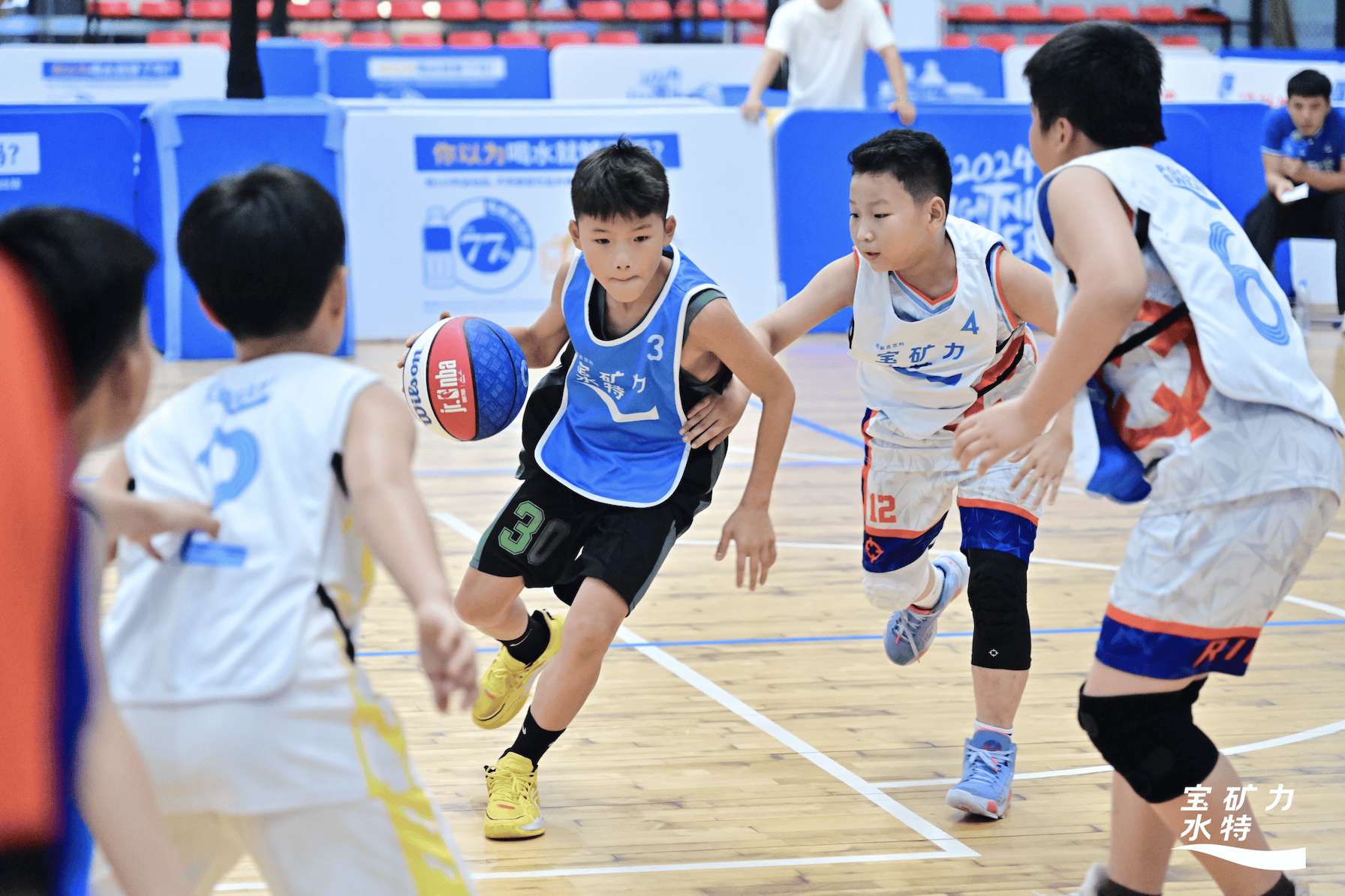 全国篮球文化节吸引众多国际友人,共话运动精神的简单介绍 全国篮球文化节吸引众多国际友人,共话运动精神的简单介绍