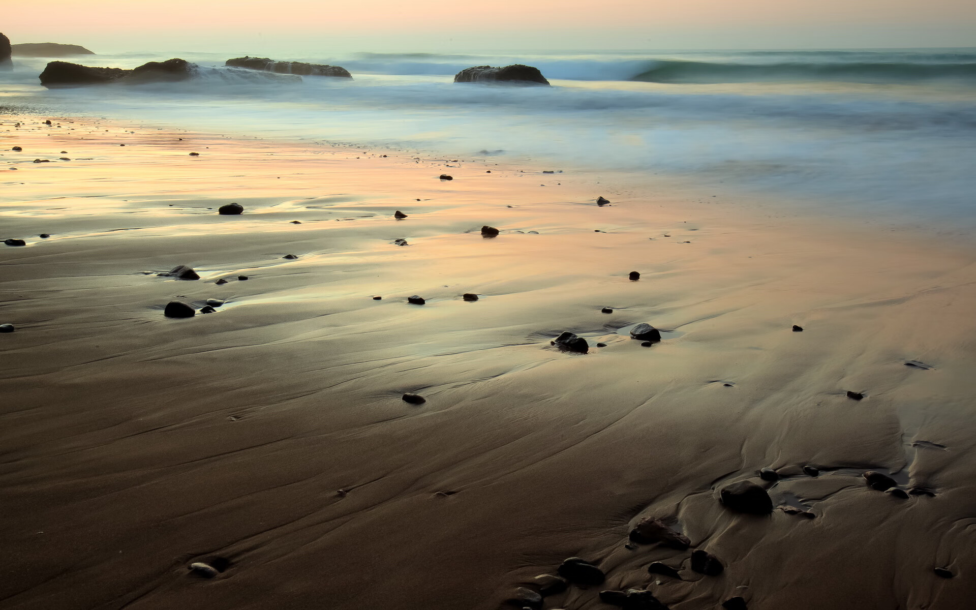 J9九游会-摩纳哥队在对决中获胜，延续对法甲的追赶，摩纳哥法甲夺冠阵容照片