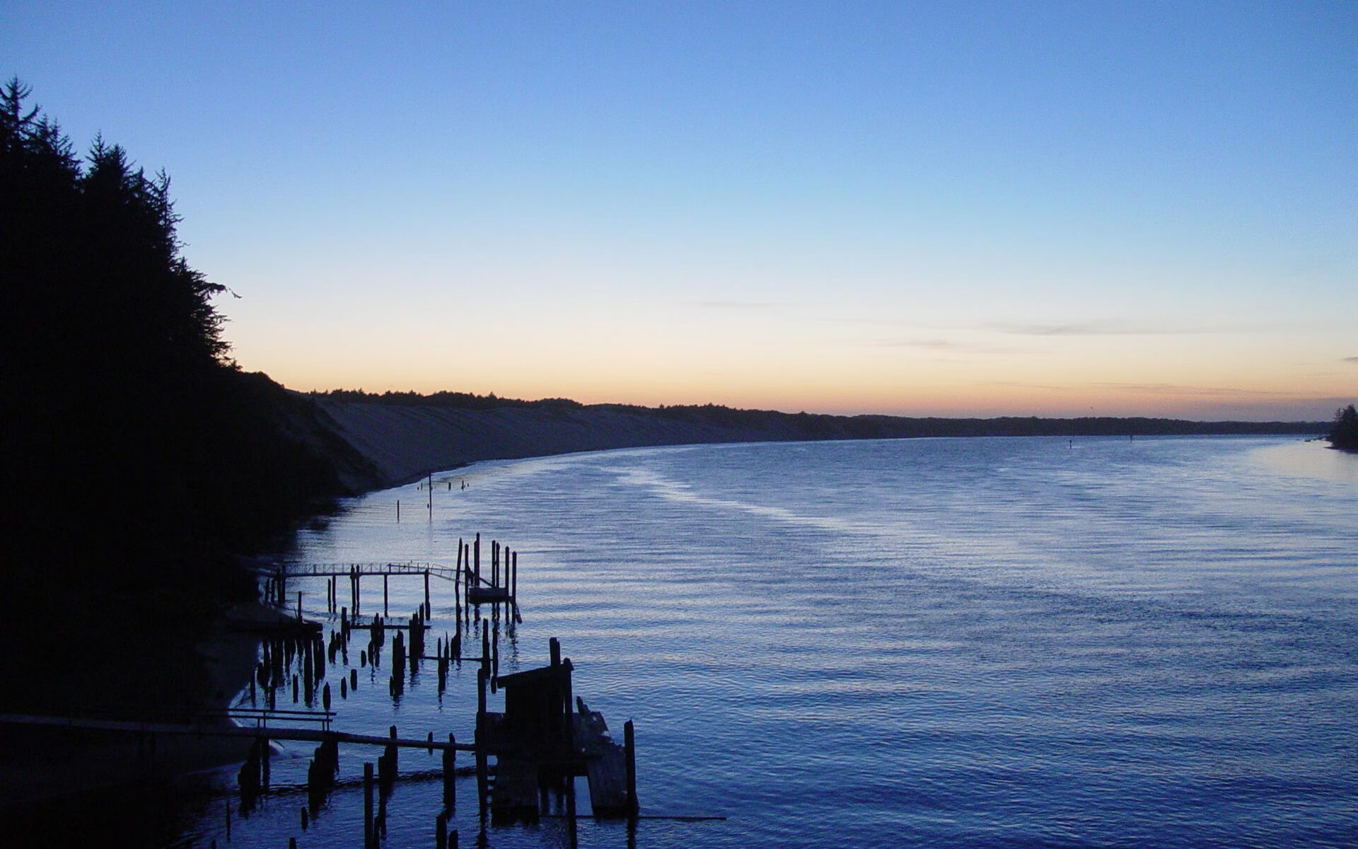 国际热身赛中国女足惨败 球迷建议加强防守训练，国足女比赛